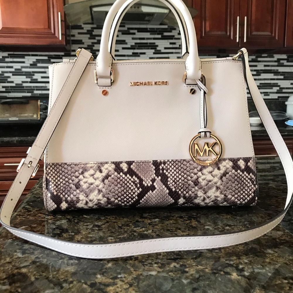 Michael Kors *****SOLD****